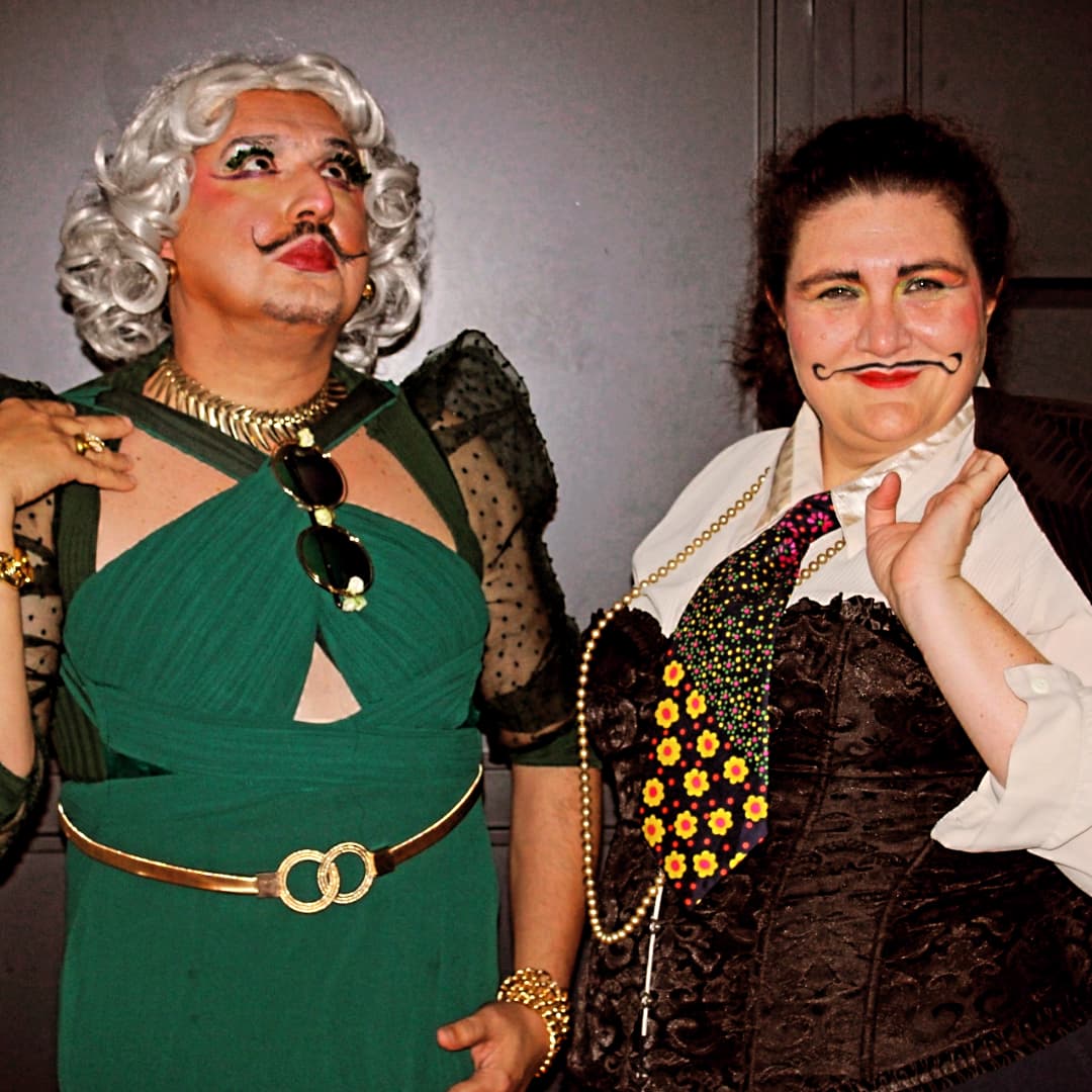 Golden Flamingos estreia no Porto com renda solidária para a Marcha do Orgulho LGBTQIAPN+ de Aveiro